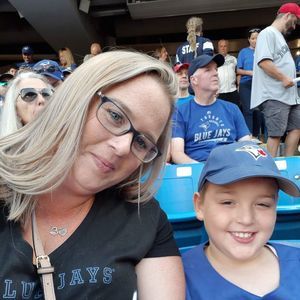 Meet your Posher, Cait